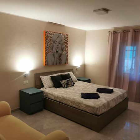 La Dimora Degli Artisti Bed and Breakfast Pescara Buitenkant foto